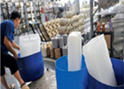 海南车间解暑新招，大冰块降温效果如何？